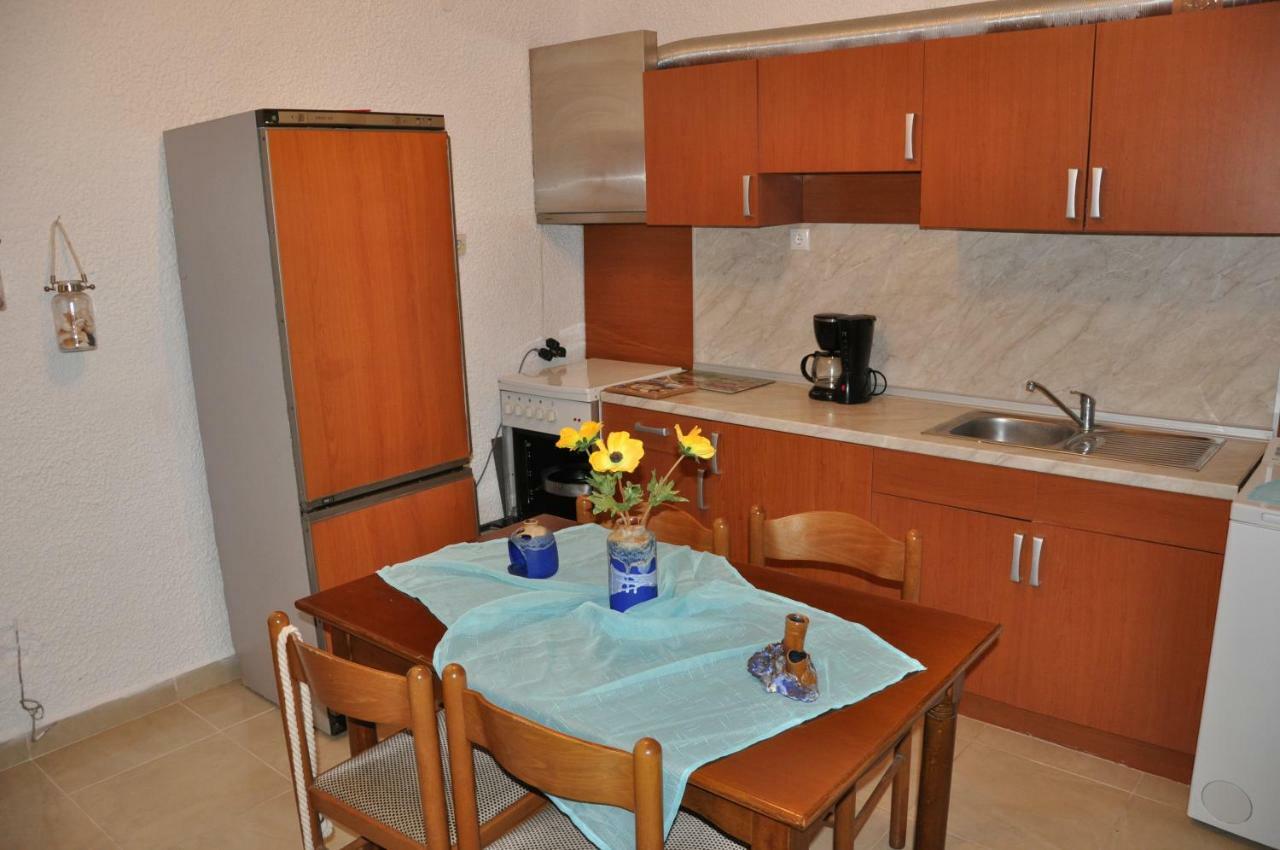 Ferienwohnung Holidey House In Skala Fourkas 150M From The Sea Exterior foto